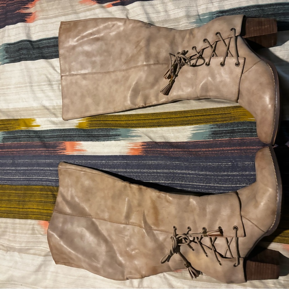 Stylish Tan Heeled Boots for Women